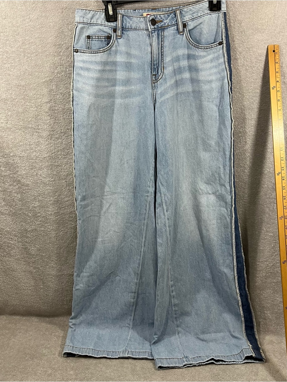 Johnny Was Wide Leg Jean Size 27 Blanket Stitch Boho Chic Hippie Denim Pants